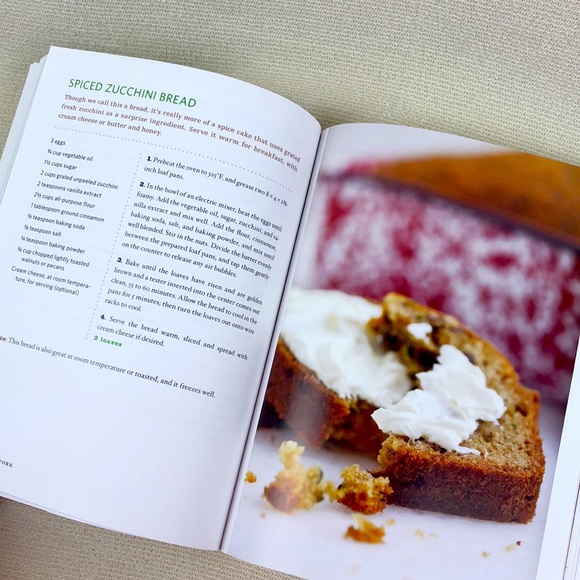 👨🏼‍🍳 Cookbook - Farm to Fork Cooking Local, Cooking Fresh by Emeril Lagasse - Picture 5 of 5